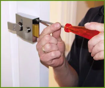 Neighborhood Locksmith Services Hicksville, NY 516-366-2102 - 10-lock-smiths