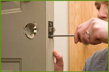 Neighborhood Locksmith Services Hicksville, NY 516-366-2102 - 13-lock-replace