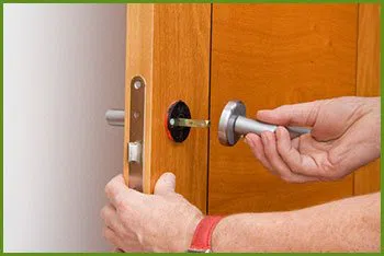 Neighborhood Locksmith Services Hicksville, NY 516-366-2102 - 14-install-new-Lock